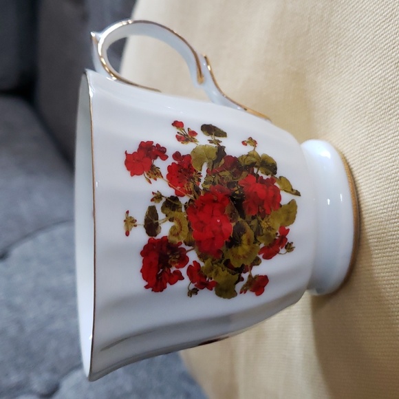 Porcelain Tea Cup - Picture 3 of 7